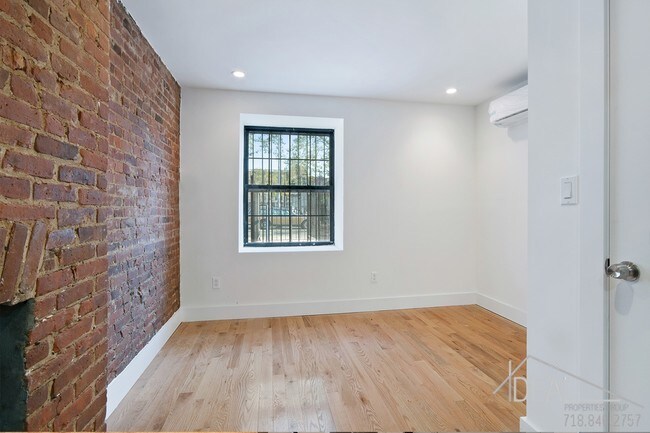 Building Photo - 759 Monroe St