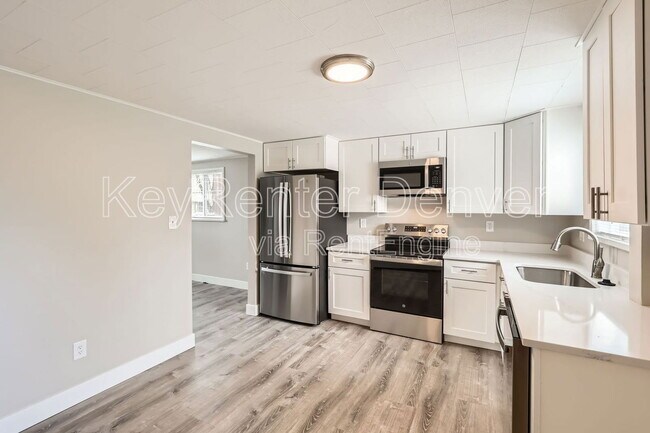 Foto del edificio - 4170 Chase St