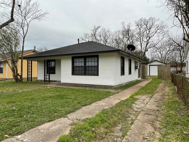 Foto del edificio - 1941 N Avenue H