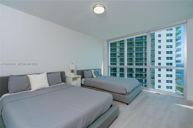 Foto del edificio - 1750 N Bayshore Dr