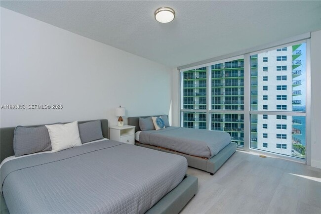 Building Photo - 1750 N Bayshore Dr