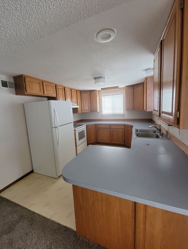 Building Photo - Centrally Located in Richland