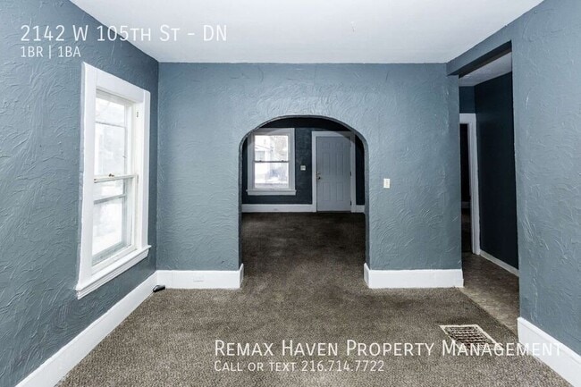 Building Photo - 2142 W 105th St
