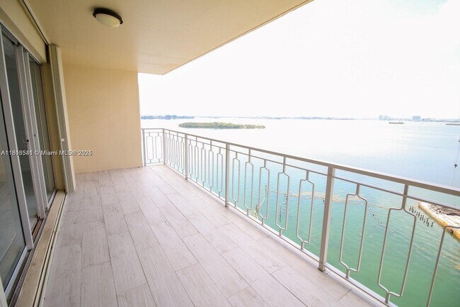 Building Photo - 11111 Biscayne Blvd