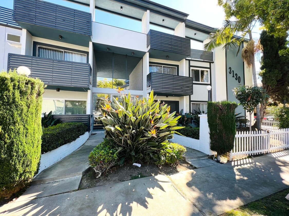 Primary Photo - 3130 Durango Ave