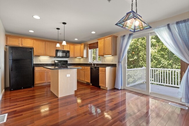 Building Photo - 3 Sandpiper Way