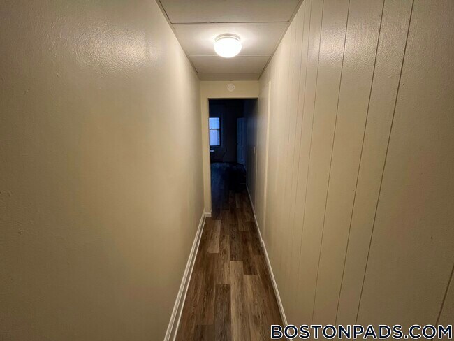 Building Photo - 62 Boylston St