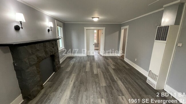 Foto del edificio - Updated Vintage 2 BD Home on a Spacious Lot - Milwaukie