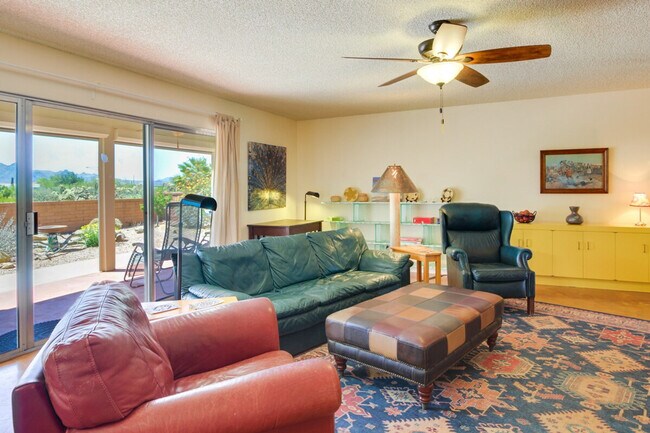 Building Photo - 815 Placita Topa