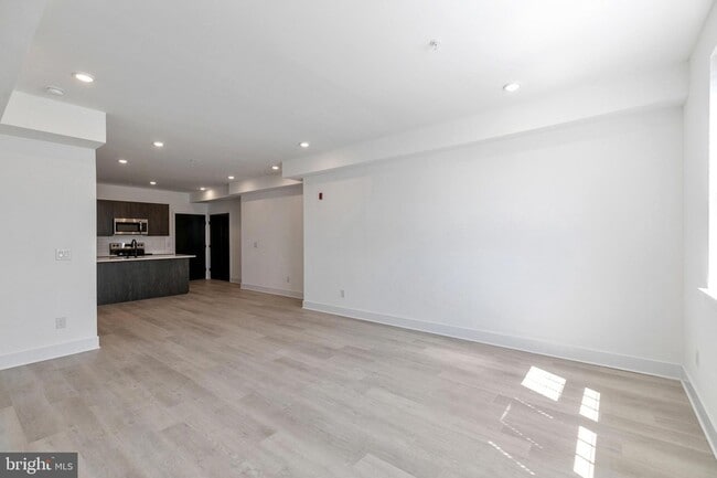 Foto del edificio - 3045-51 Richmond St