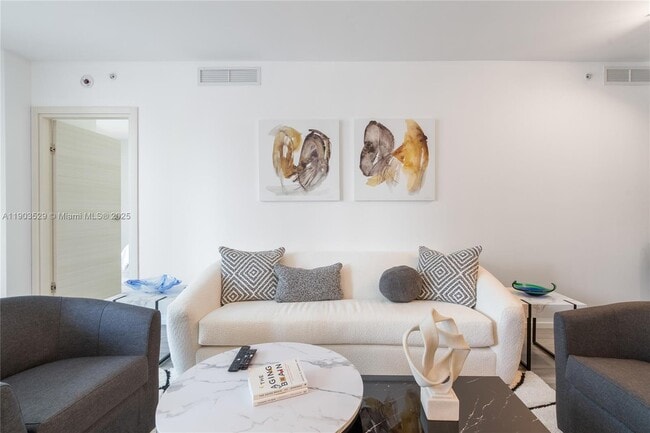 Building Photo - 801 S Miami Ave