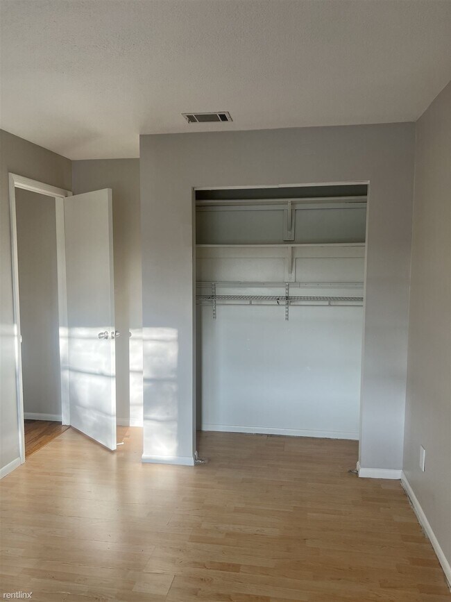 Building Photo - 3 br, 3 bath Townhome - 11709 Wesson Circl...
