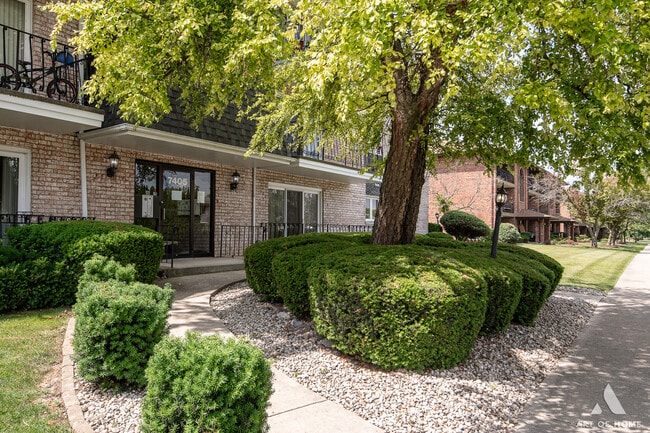 Building Photo - 7405 Tiffany Dr