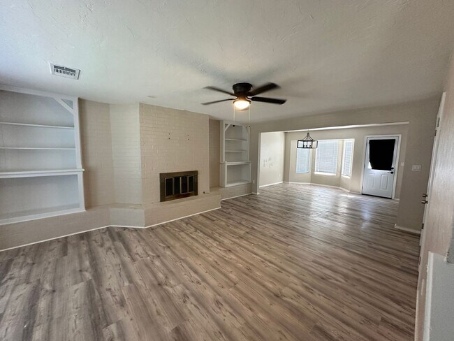 Building Photo - Spacious 3-Bed Home in OKC with Dual Prima...