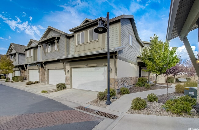 Building Photo - 7547 S Casenina Dr