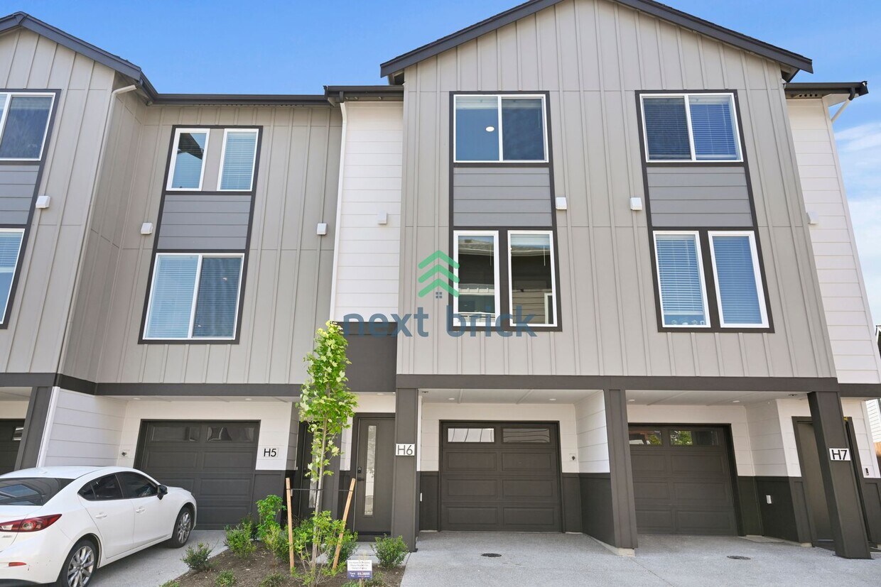 Foto principal - A fabulous 3 bedroom and 3 bathroom house