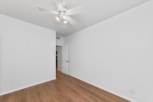 Foto del edificio - 301 W Goethe St