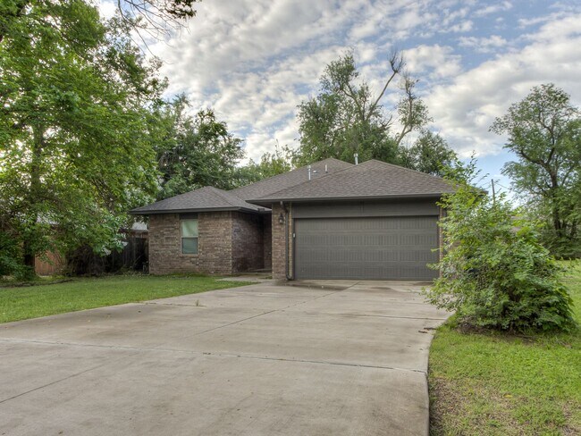 Foto del edificio - Newer Home + Putnam City Schools + 3 bedrooms