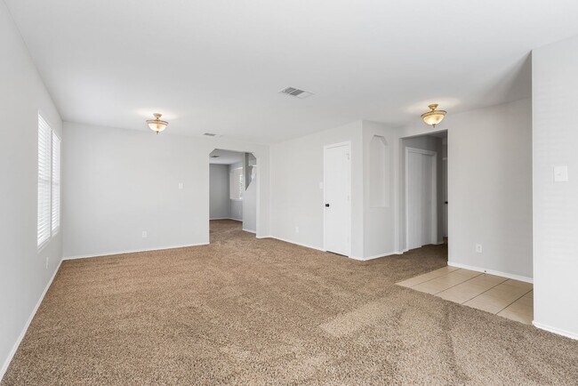 Foto del edificio - 4 Bedroom 3 Bathroom located in Bluffs of Lookout Canyon
