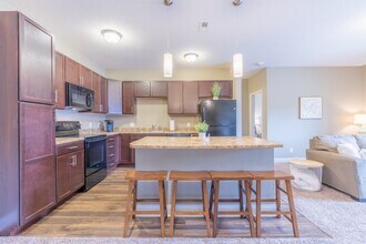 Building Photo - Cascades at Jordan Creek