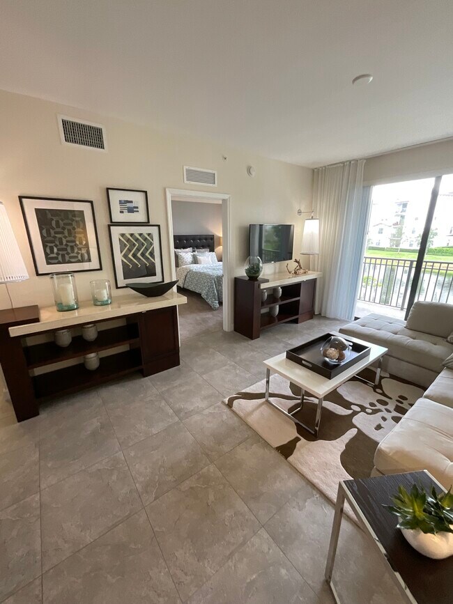 Foto del edificio - 4500 NW 114th Ave