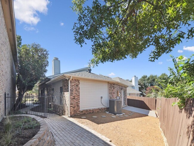 Foto del edificio - 2913 Eagles Nest Dr