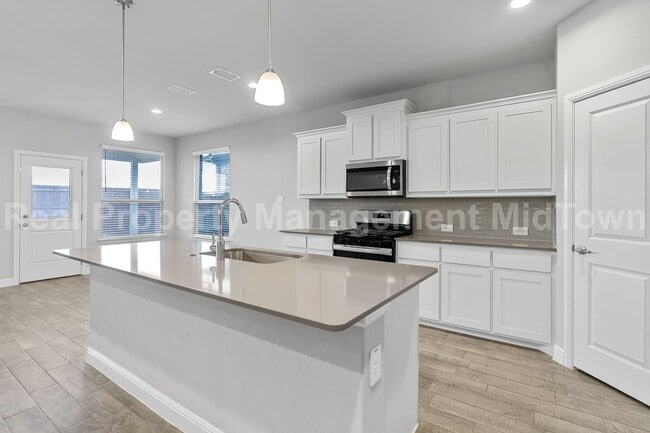 Building Photo - 1141 Southwark Dr