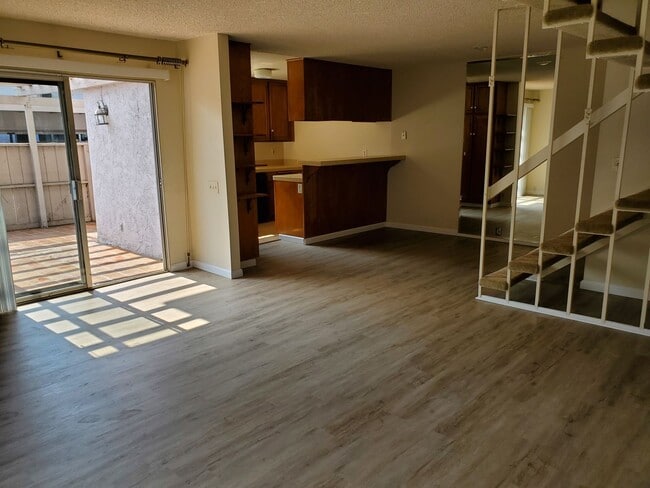 Building Photo - EASTER WAY-CONVENIENTLY LOCATED ON UCSD BU...