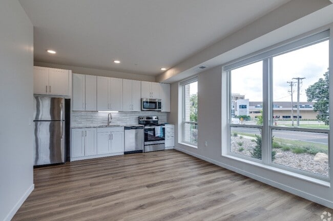 Building Photo - CR Crossing