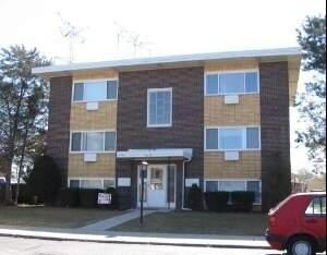 Primary Photo - 8019 Foster Ave