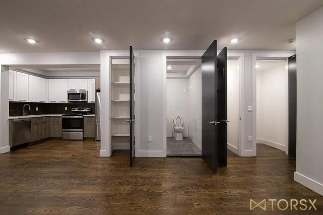 Building Photo - 1 bedroom in BROOKLYN NY 11206