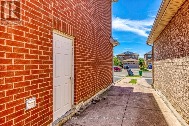 Building Photo - 7197 Terragar Blvd