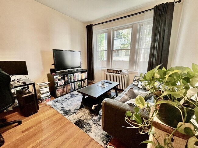 Building Photo - 76 Martin St