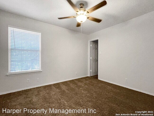 Foto del edificio - 3 br, 2.5 bath House - 8231 Midway Depot