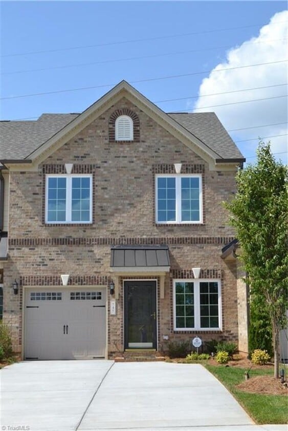 Primary Photo - GORGEOUS 3 BED, 2.5 BATH TOWNHOME READY IN...