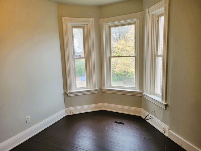 Foto del edificio - 530 Ridgeway Ave