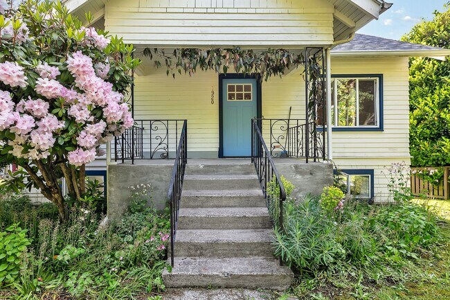 Foto del edificio - Custom-Built Charm in West Seattle | 4 Bed...