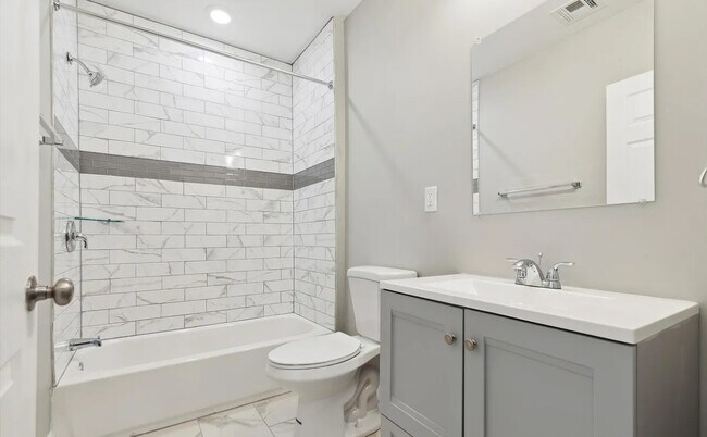 Bathroom - 832 Wynnewood Rd