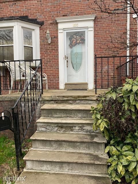 Foto principal - 3 br, 1.5 bath Townhome - 1537 Shadyside Rd