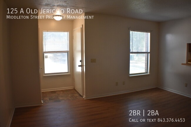 Building Photo - 125 Old Jericho Rd