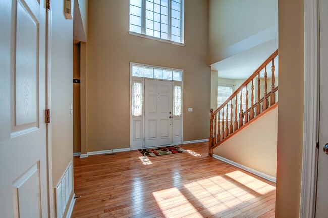 Building Photo - 860 Spring Creek Cir