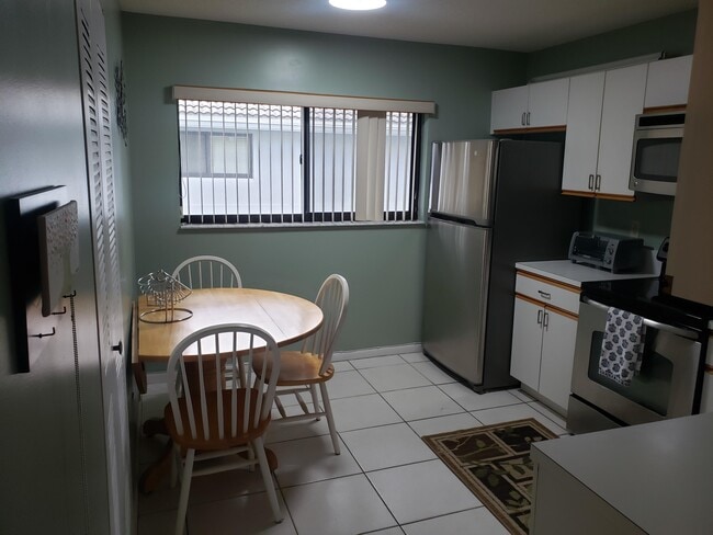 Foto del edificio - 15011 Ashland Cir