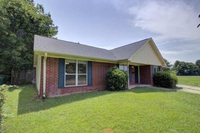 Building Photo - 3508 Sabine Ave