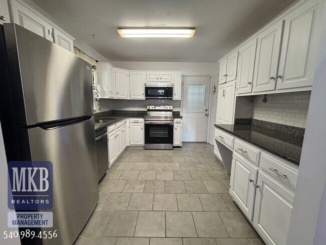 Foto del edificio - 3158 Galloway Dr