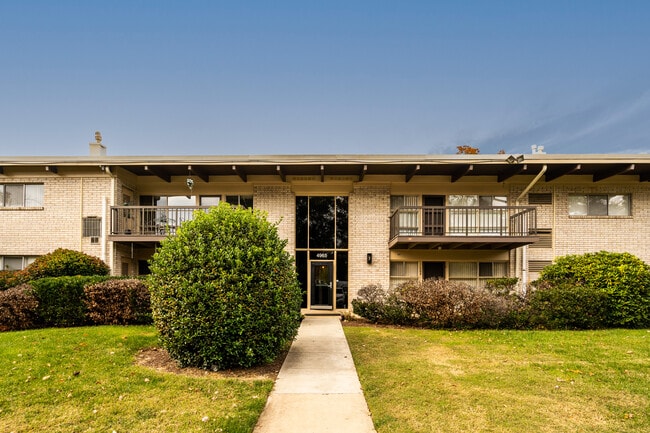 Foto del edificio - 4965 Americana Dr