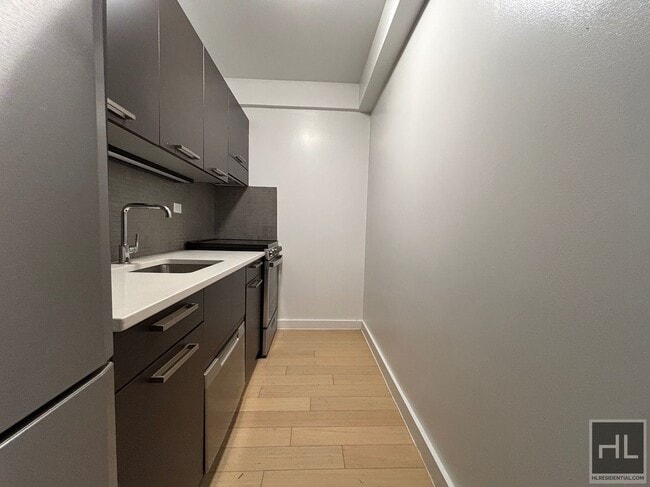 Building Photo - East 39th Street