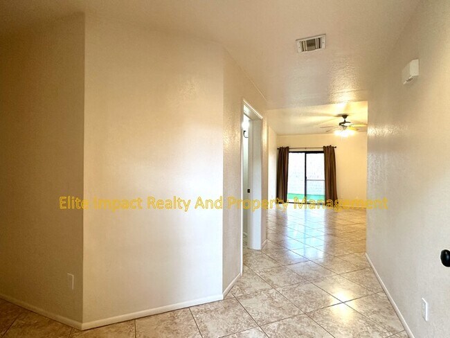 Foto del edificio - 610 W Kidd Pl