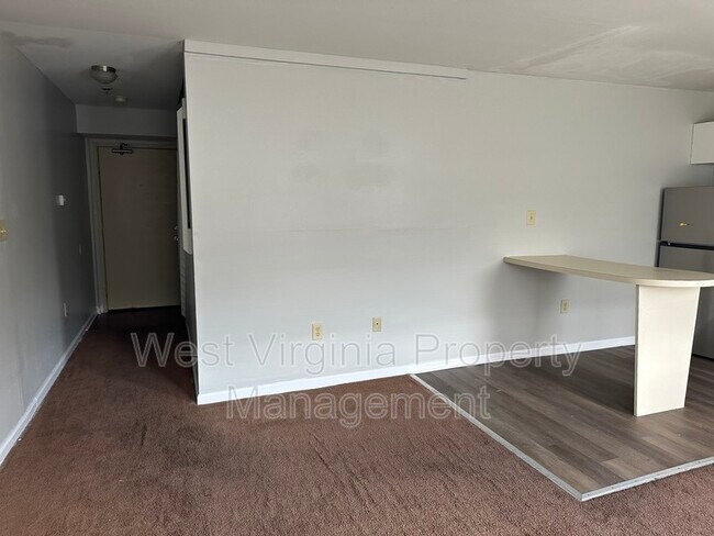 Building Photo - 104 N8th Street Apt 203