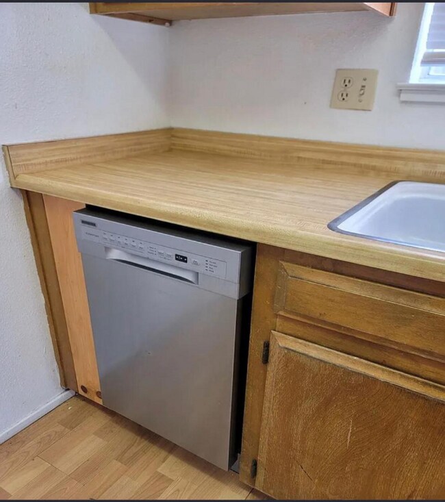 Foto del edificio - 1031 Fallbrook Dr