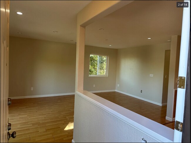 Building Photo - 165 Shaniko Common